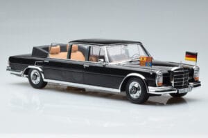 Mercedes 600 Pullman W100 Landaulet Queen Elizabeth II KK-Scale 1:18 KKDC181185 Métal — image 4 sur 6