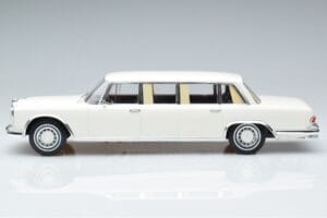 Mercedes S-Class 600 W100 LWB Pullman Blanc MCG 1:18 MCG18188 Métal — image 3 sur 6