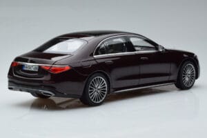 Mercedes S-Class W223 AMG Line Rouge Norev 1:18 183804 Métal — image 3 sur 8