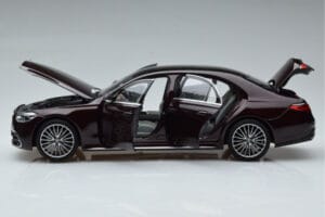 Mercedes S-Class W223 AMG Line Rouge Norev 1:18 183804 Métal — image 4 sur 8