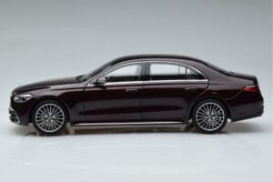 Mercedes S-Class W223 AMG Line Rouge Norev 1:18 183804 Métal — image 5 sur 8