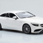 Mercedes AMG S63 C217 Coupe Blanc GT Spirit 1:18 - image 4 of 6