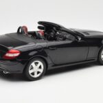 Mercedes SLK R171 Obsidian Noir Métallisé Minichamps 1:18 - image 4 of 9