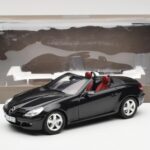 Mercedes SLK R171 Obsidian Noir Métallisé Minichamps 1:18 - image 9 of 9