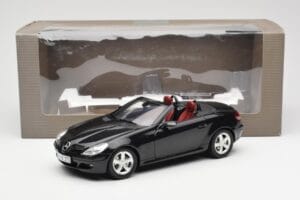 Mercedes SLK R171 Obsidian Noir Métallisé Minichamps 1:18 B66962319 Métal — image 9 sur 9
