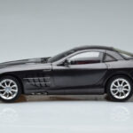 Mercedes SLR McLaren Noir CMC 1:18 - image 5 of 10