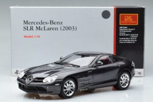 Mercedes SLR McLaren Noir CMC 1:18 M-045F Métal — image 10 sur 10