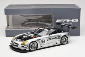 Mercedes SLS AMG GT3 #96 M. Hakkinen AMG Customer Sports 6 Hours of Zhuhai ILMC 2011 Minichamps 1:18 B66960197 Métal — image 6 sur 6