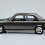Mercedes W123 AMG 280 Gris Otto 1:18 - image 3 of 6
