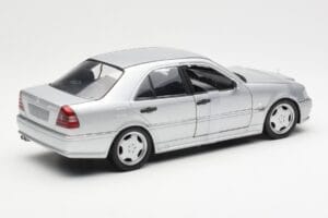 Mercedes C36 AMG W202 Argent UT Models 1:18 180035000 Métal — image 2 sur 6