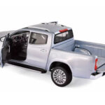Mercedes X-Class Argent Norev 1:18 - image 2 of 2