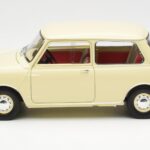 Morris Mini Minor Blanc Kyosho 1:18 - image 4 of 8