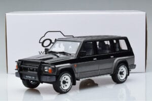 Nissan Patrol GR Y60 Gris Otto 1:18 OT993 Résine — image 6 sur 6