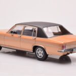 Opel Diplomat B Beige Métallisé MCG 1:18 - image 5 of 6