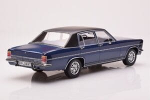 Opel Diplomat B Bleu Foncé Métallisé MCG 1:18 MCG18336 Métal — image 2 sur 6