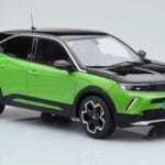 Opel Mokka-e GS Line Matcha Vert Otto 1:18 - image 3 of 5