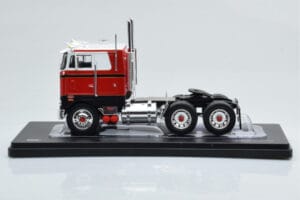 Peterbilt 352 Pacemaker Rouge Blanc IXO 1:43 TR097 Métal — image 2 sur 4