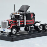 Peterbilt 359 Noir Rouge IXO 1:43