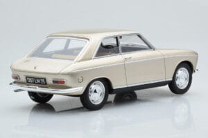 Peugeot 204 Coupé Beige Otto 1:18 OT1024 Résine — image 2 sur 6