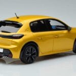Peugeot 208 GT Line Jaune Otto 1:18 OT930 Résine - image 2 of 6