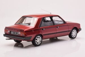 Peugeot 305 GTX Rouge Plaisir Otto 1:18 OT1032 Résine — image 2 sur 6