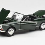 Peugeot 404 Cabriolet Antique Green Édition Limitée Norev 1:18 - image 2 of 8