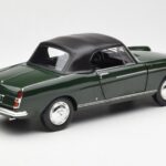 Peugeot 404 Cabriolet Antique Green Édition Limitée Norev 1:18 - image 3 of 8