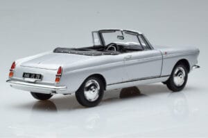 Peugeot 404 Cabriolet Argent Norev 1:18 184835 Métal — image 3 sur 8
