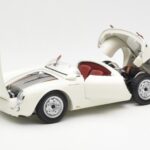 Porsche 550 Spyder Édition 70 Ans Blanc Schuco 1:18 - image 2 of 8