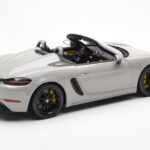 Porsche 718 Spyder Crayon Gris GT Spirit 1:18 - image 2 of 6