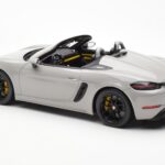 Porsche 718 Spyder Crayon Gris GT Spirit 1:18 - image 5 of 6