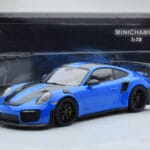 Porsche 911 GT2 RS 991.2 Weissach Package Bleu Jantes Magnésium Noires Minichamps 1:18 - image 6 of 6