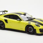 Porsche 911 991.2 GT2 RS Vert Clair Avec Jantes Magnésium Noires Minichamps 1:18 - image 4 of 6