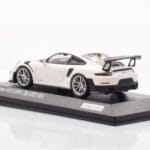 Porsche 911 991.2 GT2 RS Blanc Minichamps 1:43 - image 3 of 4