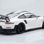 Porsche 911 GT2 RS 991.2 Weissach Package Blanc Jantes Magnésium Noires Minichamps 1:18 - image 2 of 6