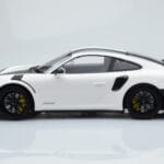Porsche 911 GT2 RS 991.2 Weissach Package Blanc Jantes Magnésium Noires Minichamps 1:18 - image 3 of 6