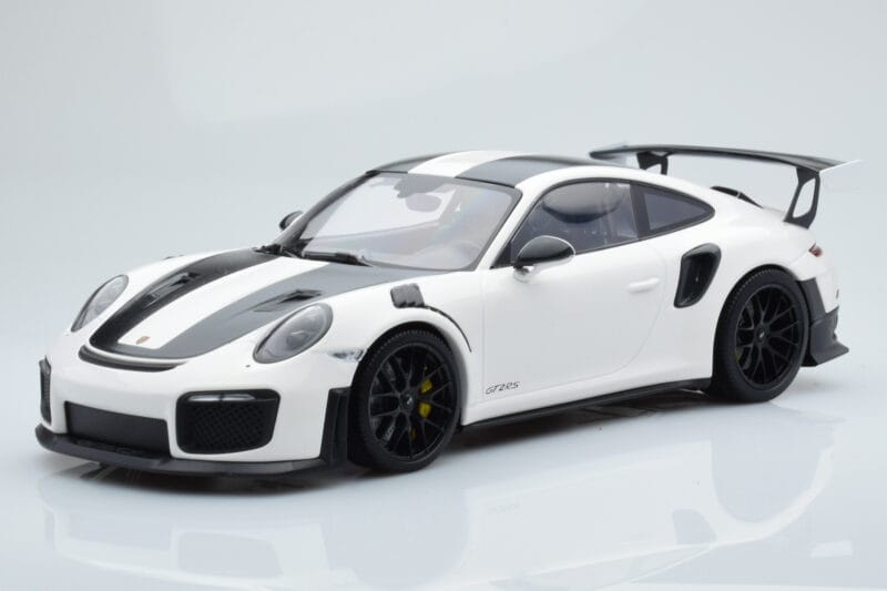 Porsche 911 GT2 RS 991.2 Weissach Package Blanc Jantes Magnésium Noires Minichamps 1:18