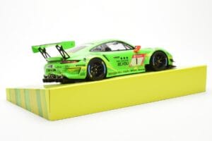 Porsche 911 991.2 GT3 R #1 Manthey Racing 24 Hours Nurburgring 2019 Minichamps 1:18 MG-M-911-19-1801 Métal — image 3 sur 6