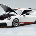 Porsche 911 992 GT3 Blanc Norev 1:18 - image 2 of 7