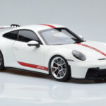 Porsche 911 992 GT3 Blanc Norev 1:18 - image 5 of 7