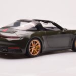 Porsche 911 992 Targa 4S Vert Olive GT Spirit 1:18 - image 2 of 6