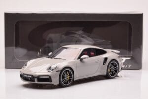 Porsche 911 992 Turbo S Crayon Gris GT Spirit 1:18 GT431 Résine — image 6 sur 6