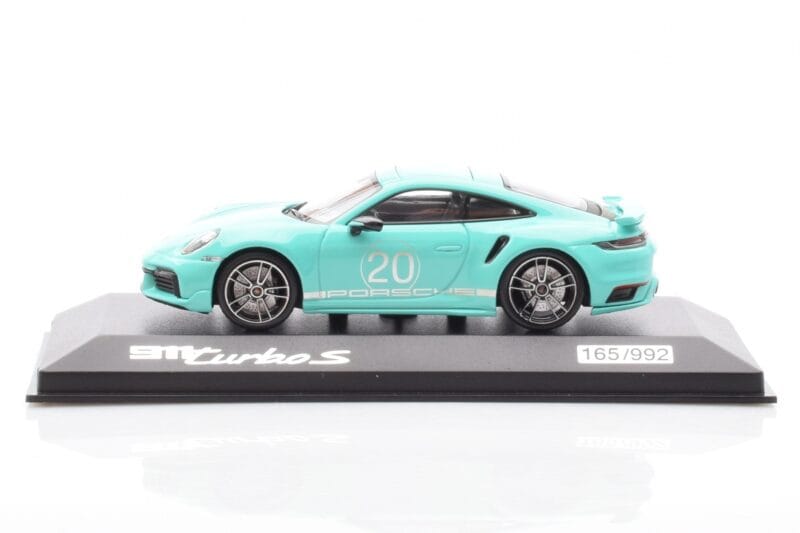 Porsche 911 992 Turbo S Mint Vert Minichamps 1:43