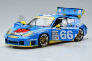 Porsche 911 996 GT3 R #6 24 Hours of Daytona GT Class Winner 2002 AUTOart 1:18 80273 Métal — image 2 sur 7