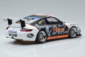 Porsche 911 997 GT3 Cup #33 M. Marsh Carrera Cup Asia 2006 AUTOart 1:18 80782 Métal — image 3 sur 7