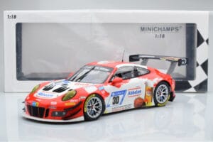 Porsche 911 GT3 R Frikadelli Racing Team #30 M. Muller / M. Arnold / F. Henzler / M. Campbell 24 Hours of Nurburgring 2018 Mi — image 6 sur 6