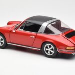 Porsche 911 Targa S Rouge Schuco 1:18 - image 8 of 9