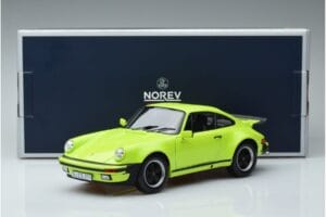 Porsche 911 930 Turbo 3.0 Vert Clair Norev 1:18 187666 Métal — image 7 sur 7
