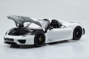 Porsche 918 Spyder Weissach Package Blanc Avec Roues Noires Minichamps 1:18 113062443 Métal — image 2 sur 9