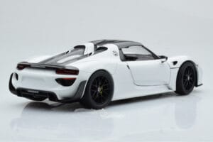 Porsche 918 Spyder Weissach Package Blanc Avec Roues Noires Minichamps 1:18 113062443 Métal — image 3 sur 9